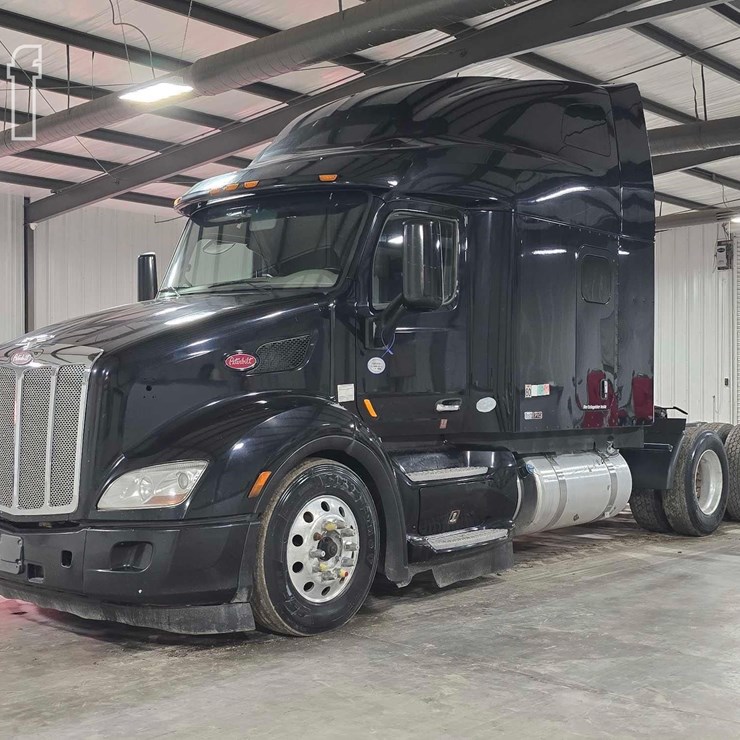 2021 PETERBILT 579