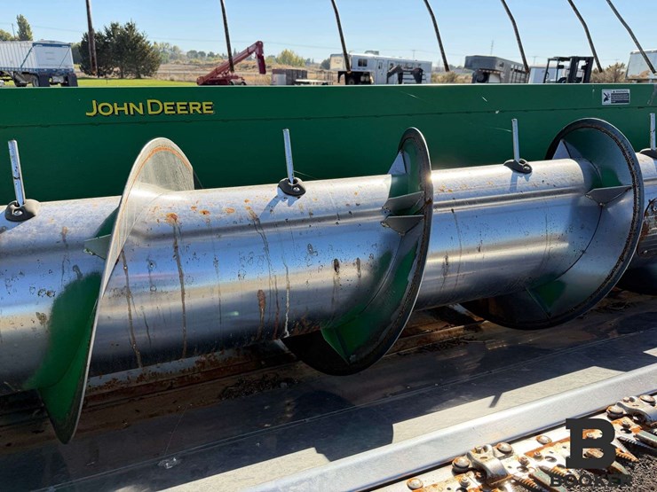 2009-john-deere-630r-platform-header-image-32