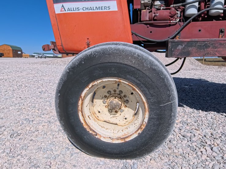 #1026-•-allis-chalmers-7000-tractor-image-12