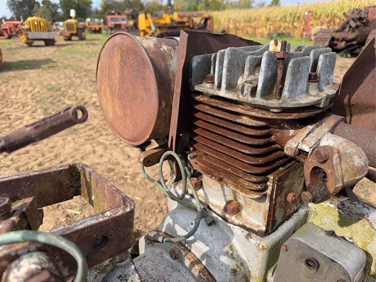 vaughan-flex-tred-garden-tractor-image-11