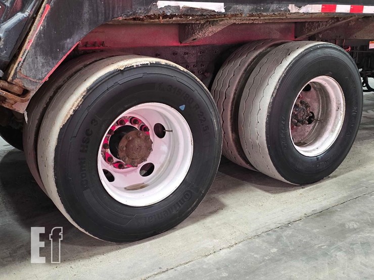 2010-freightliner-business-class-m2-106-image-23