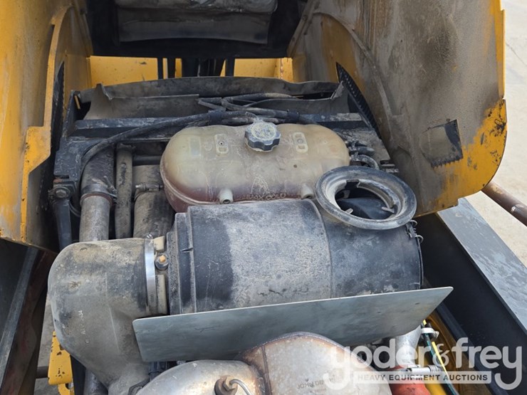 2015-deere-310sk-image-37