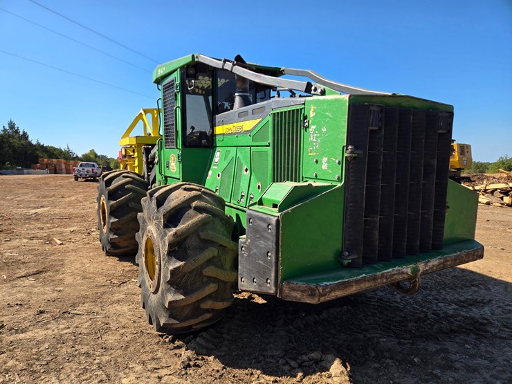 2019-john-deere-6-image-12