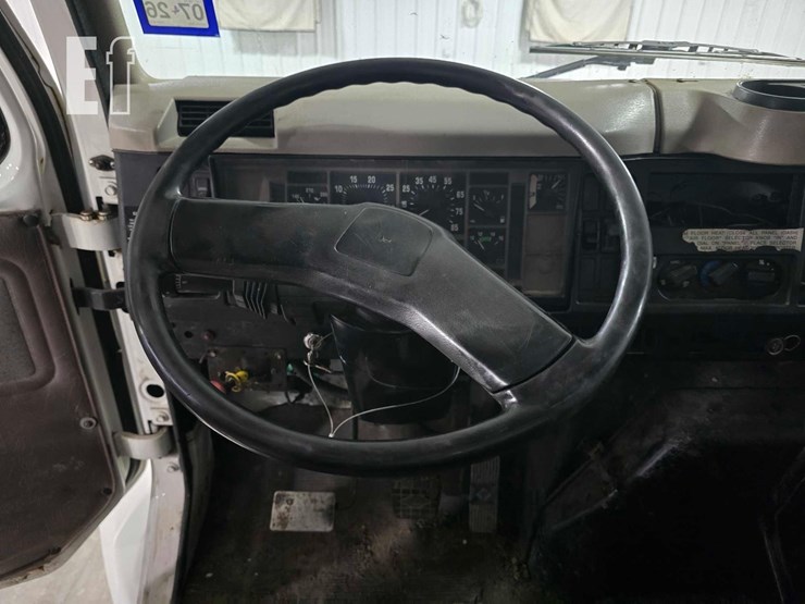 2001-international-4900-image-10
