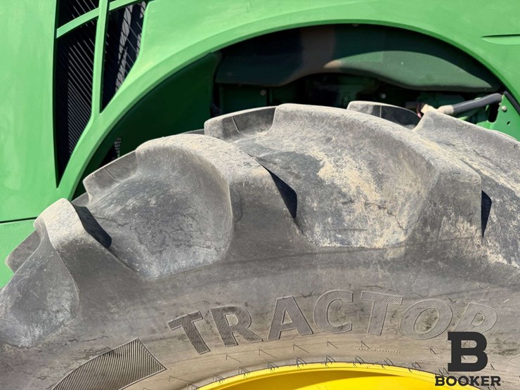 2011-john-deere-8360r-tractor-image-18