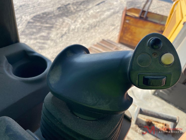 2008-caterpillar-d6k-lgp-image-21