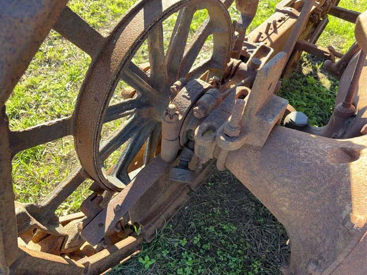 fordson-trackson-f-image-34