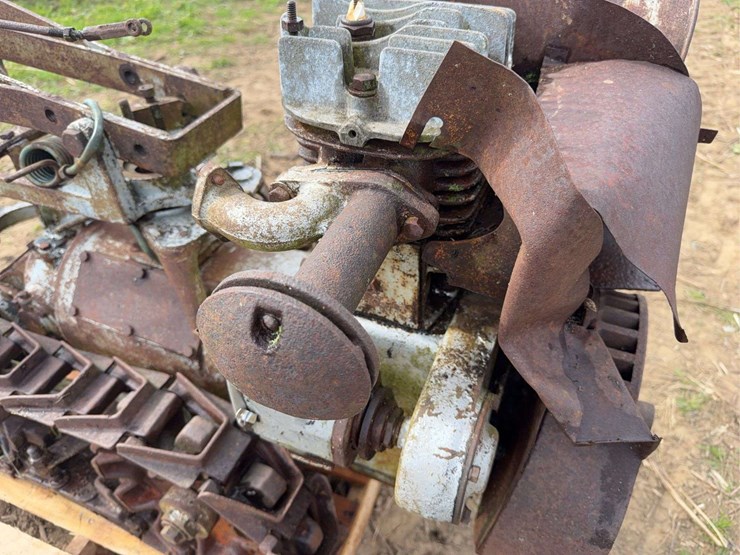 vaughan-flex-tred-garden-tractor-image-8