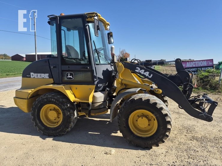 2012-deere-244j-image-8