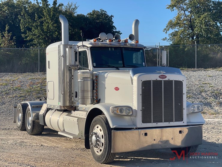 2013-peterbilt-388-image-1