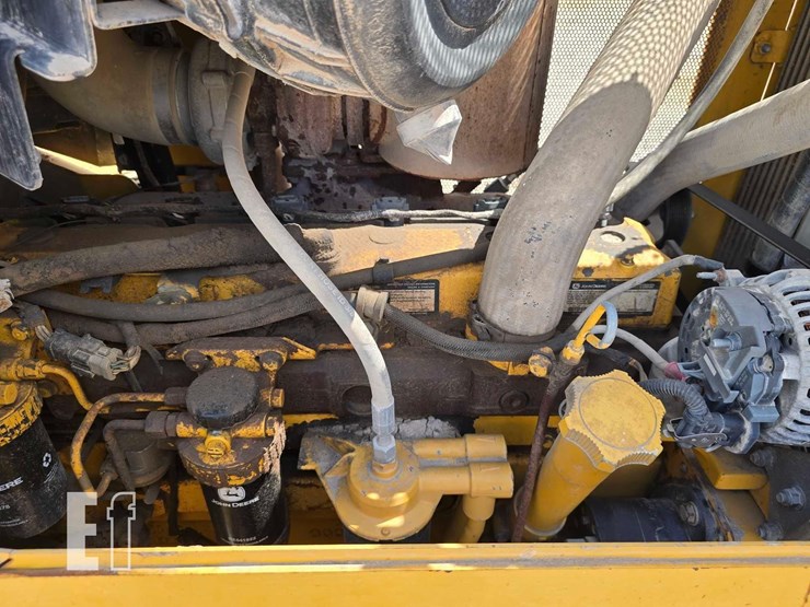 2008-deere-750j-image-35