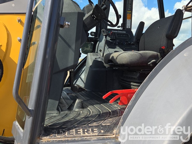2022-deere-310sl-image-52