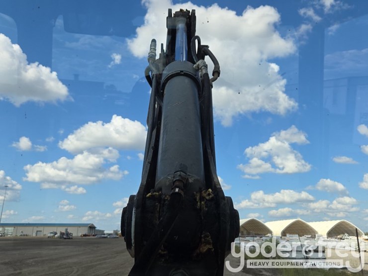 2015-deere-310sk-image-35