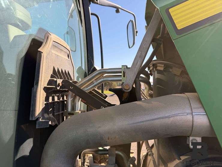 2011-john-deere-8360r-tractor-image-90