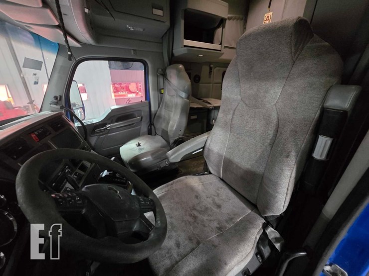 2017-kenworth-t680-image-9