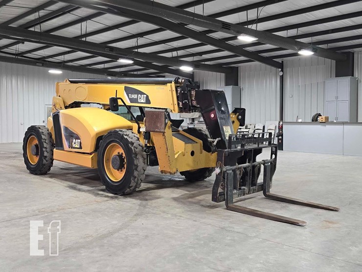 2018-caterpillar-tl943d-image-2
