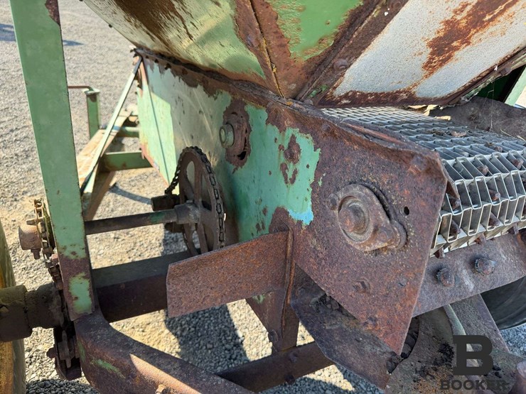john-deere-301-fertilizer-spreader-image-18