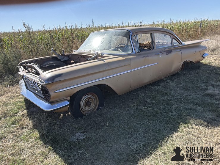 1959-chevrolet-biscayne-4-door-sedan-for-parts-image-1