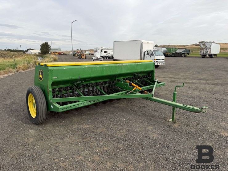 john-deere-8300-grain-drill-image-8