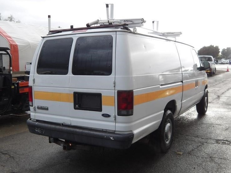 2006-ford-e350-image-4