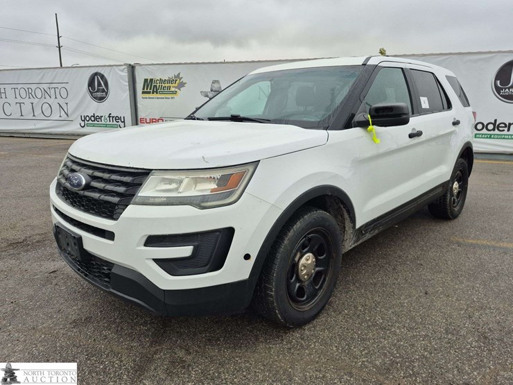 2016-ford-explorer-image-1