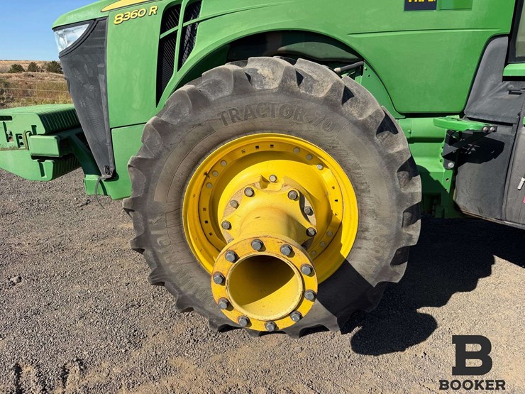 2011-john-deere-8360r-tractor-image-16