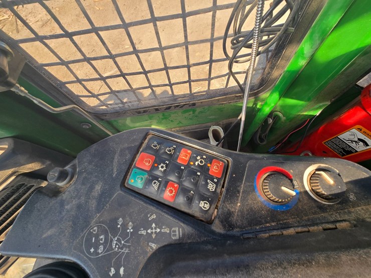 2019-john-deere-6-image-46