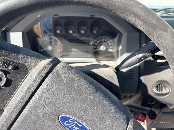 2016-ford-f550-xl-image-30