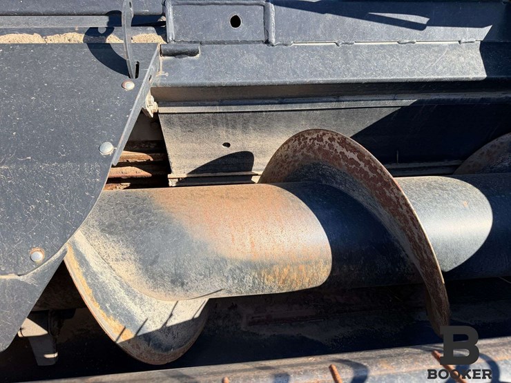 2016-macdon-m155e4-windrower-image-14
