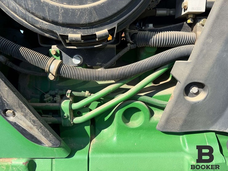2011-john-deere-8360r-tractor-image-95