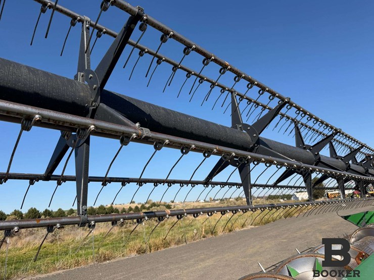 2011-john-deere-630r-platform-header-image-21