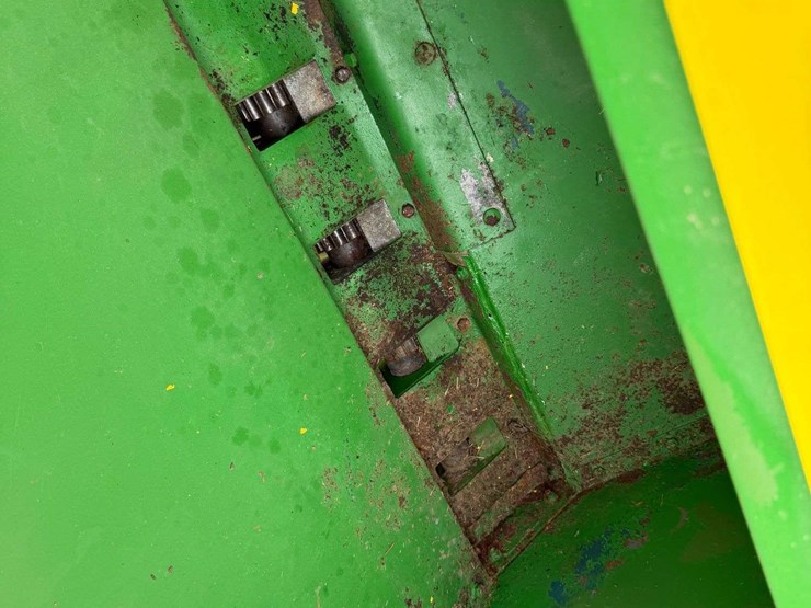 john-deere-8300-grain-drill-image-32