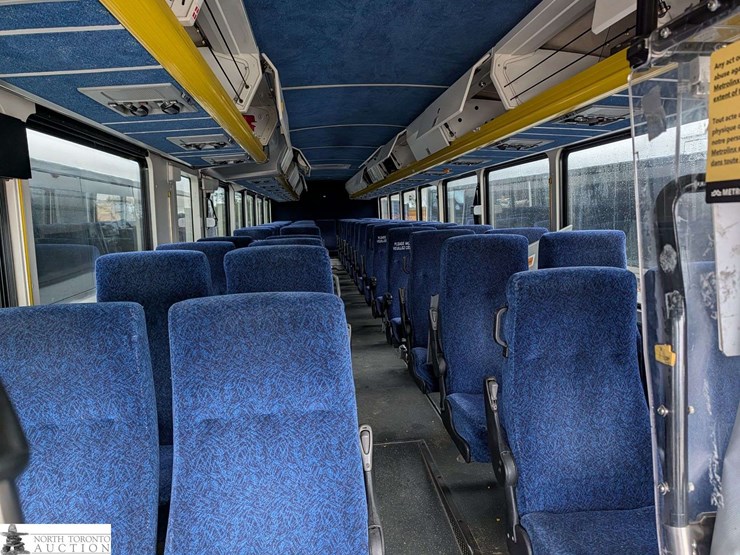 non-operable-2011-motor-coach-industries-d4500-t/a-55-passenger-bus-image-7