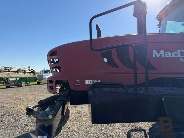 2016-macdon-m155e4-windrower-image-49