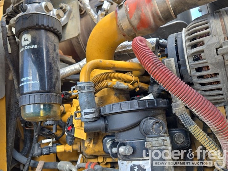 2015-deere-310sk-image-52
