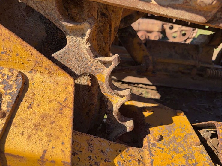 caterpillar-ten-high-clear-image-26
