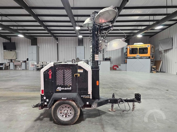 2018-allmand-bros-night-lite-v-series-nlv-image-6