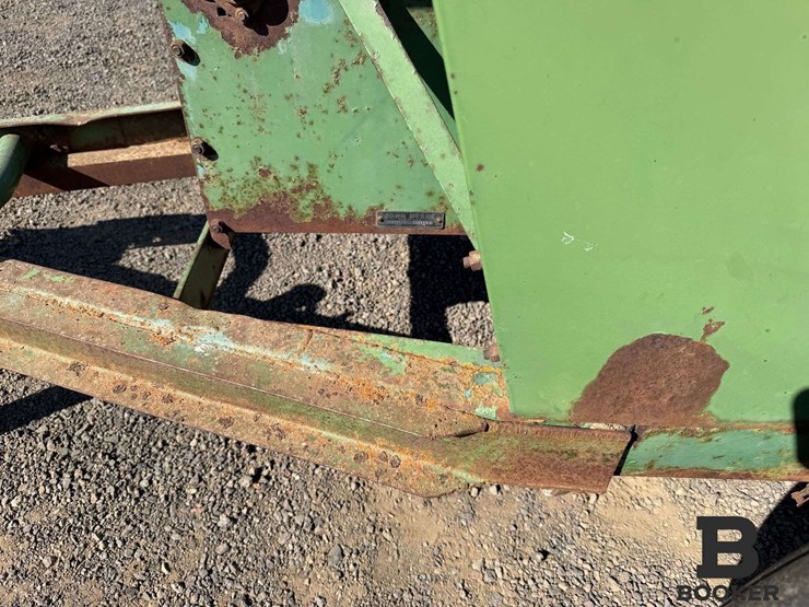 john-deere-301-fertilizer-spreader-image-14
