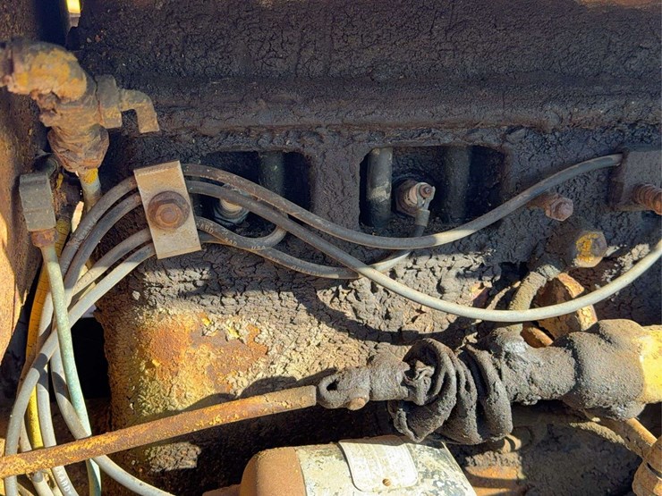 caterpillar-twenty-two-image-14
