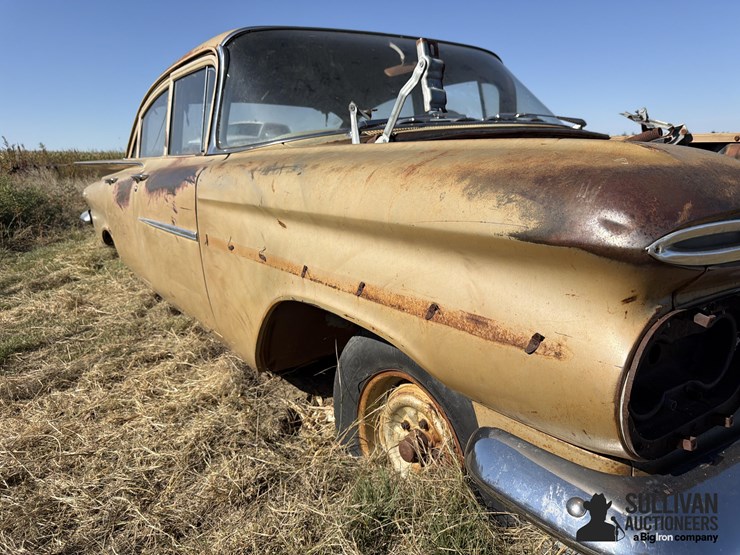 1959-chevrolet-biscayne-4-door-sedan-for-parts-image-18