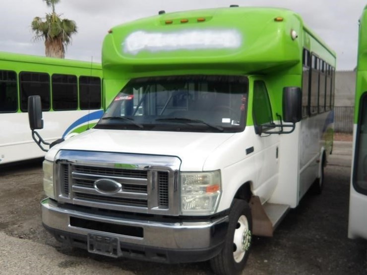 2016-ford-e450-image-1