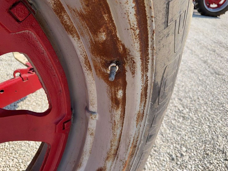 farmall-560-diesel-image-39