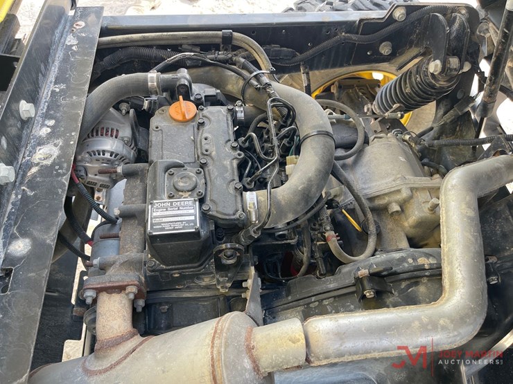 john-deere-gator-image-21