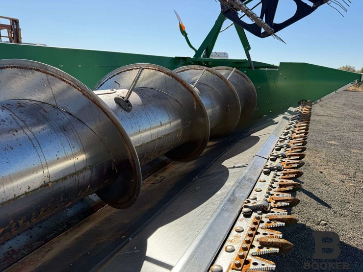 2011-john-deere-630r-platform-header-image-57