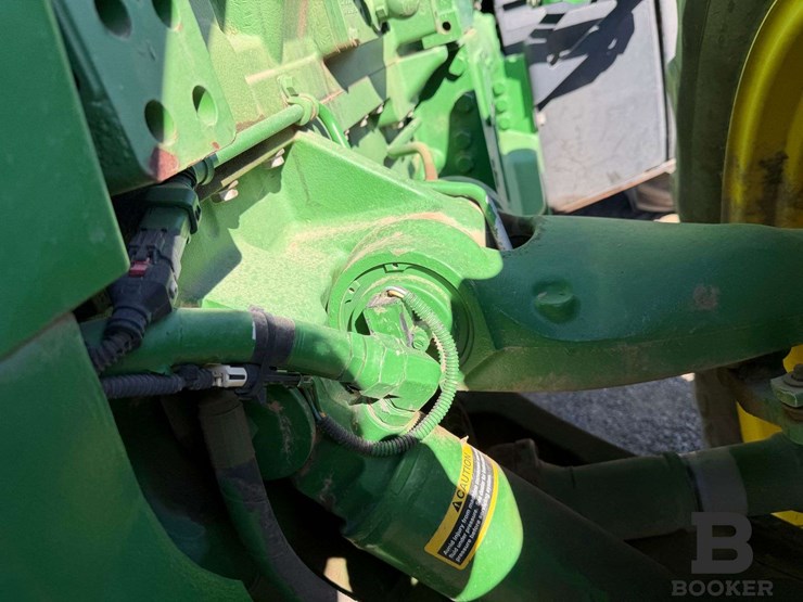 2011-john-deere-8360r-tractor-image-25