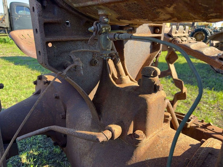 fordson-trackson-f-image-23