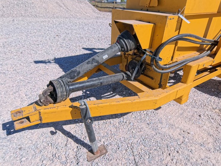 #1025-•-2006-henke-buffalo-1254-roller-mill-image-9