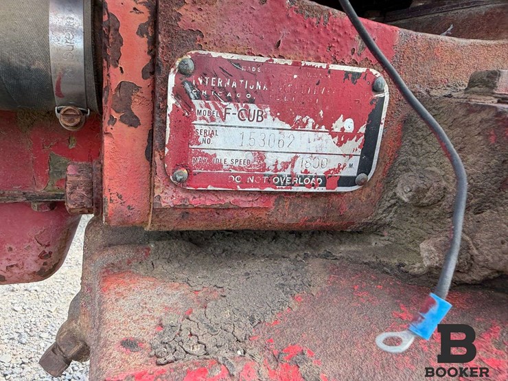 international-harvester-farmall-cub-tractor---non-running-image-11