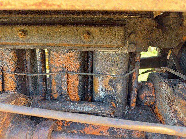 caterpillar-thirty-image-16