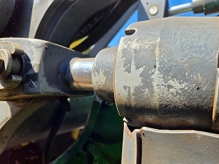 2019-john-deere-6-image-91
